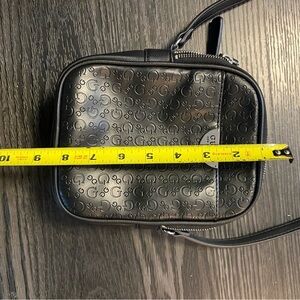 🍍GUESS CROSSBODY🍍F-1